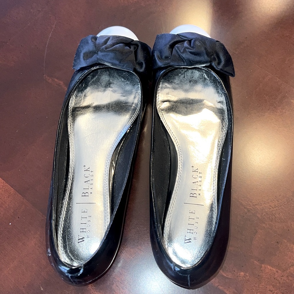 White House Black Market 8.5 Flats
